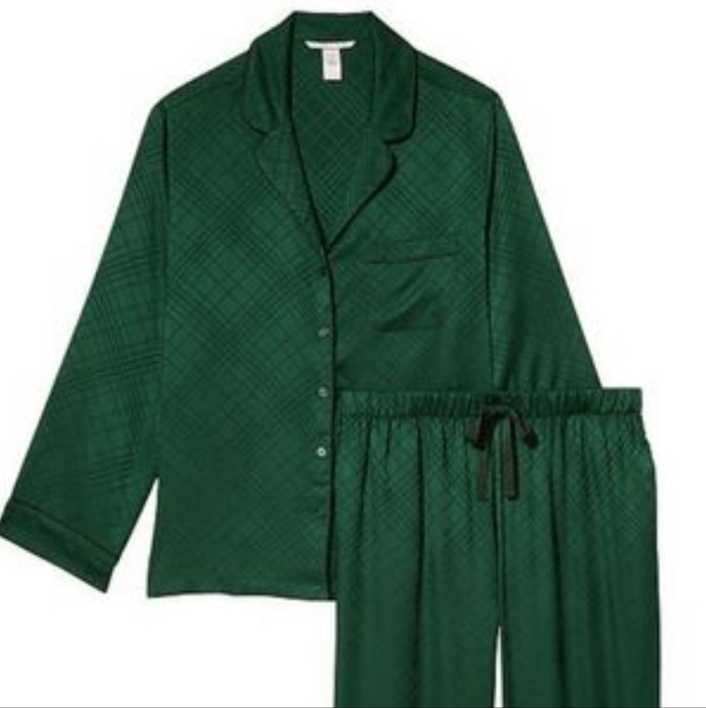 Victoria Secrets Green Pajamas